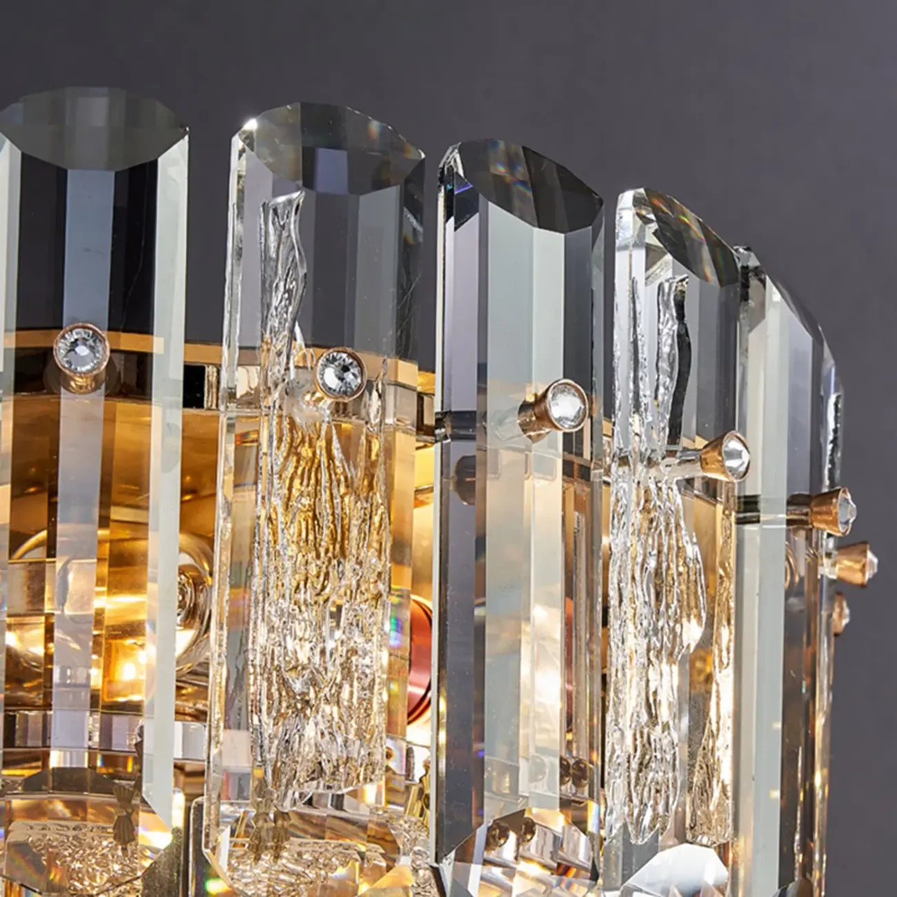 Glamorous Geometric Crystal Table Lamp