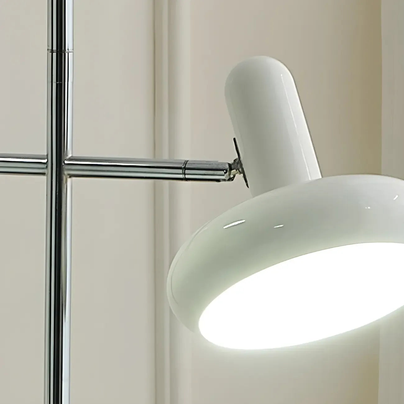 Minimalistic Geometric Off-White Metal Table Lamp for Bedroom