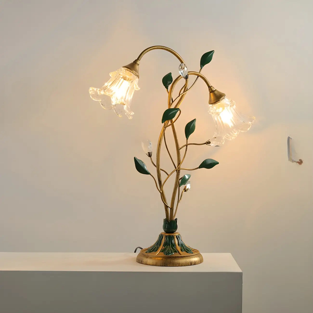 Elegant Glass Floral Shade Metal Table Lamp for Residential