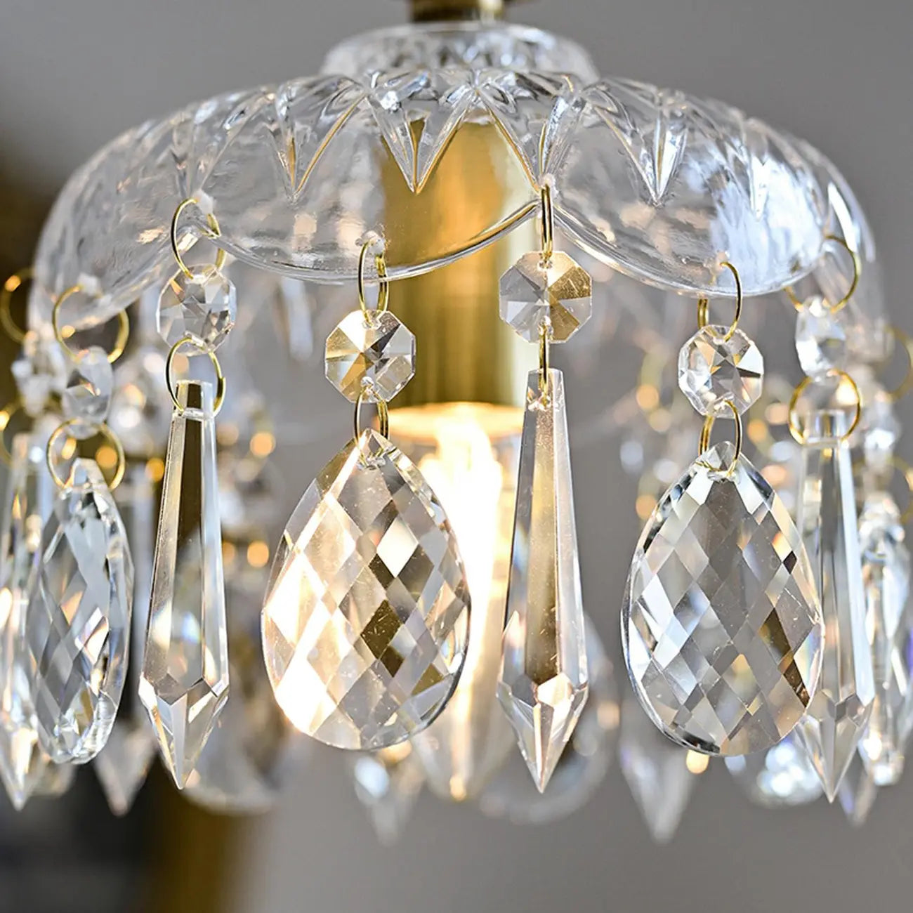 Elegant Clear Crystal Chandelier with Luxurious Accents for Living Room