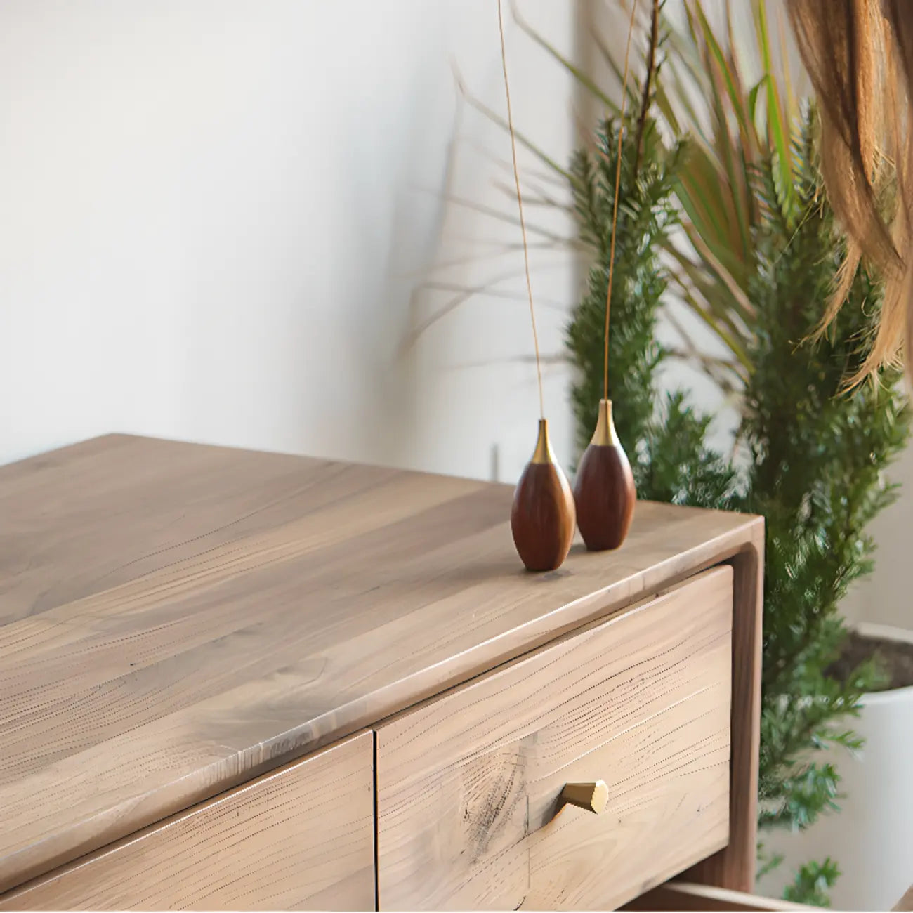 Elegant Cherry Wood Double Dresser with 5-Drawers for Bedroom