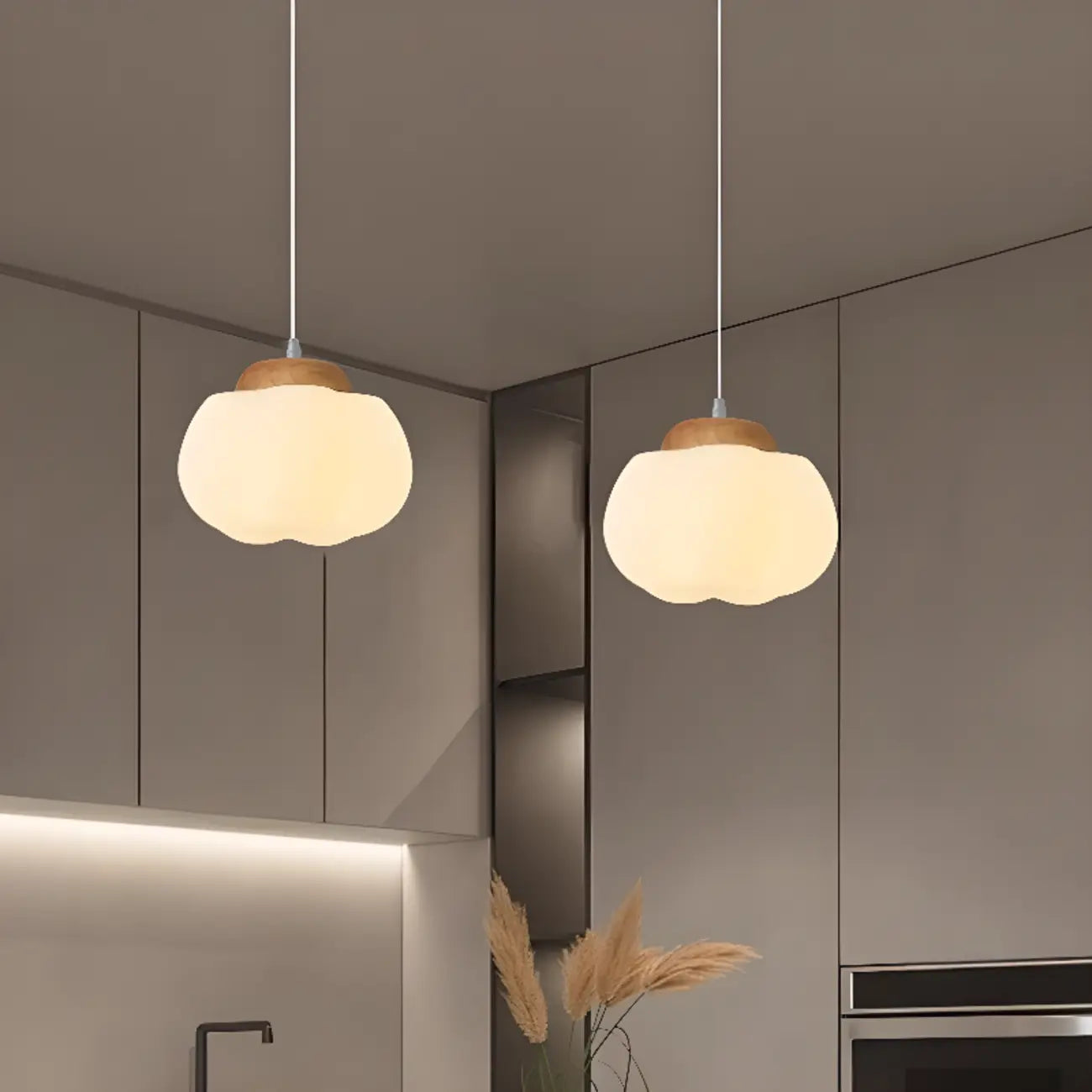 Glam Pumpkin Shape Pendant Light with Adjustable Hanging