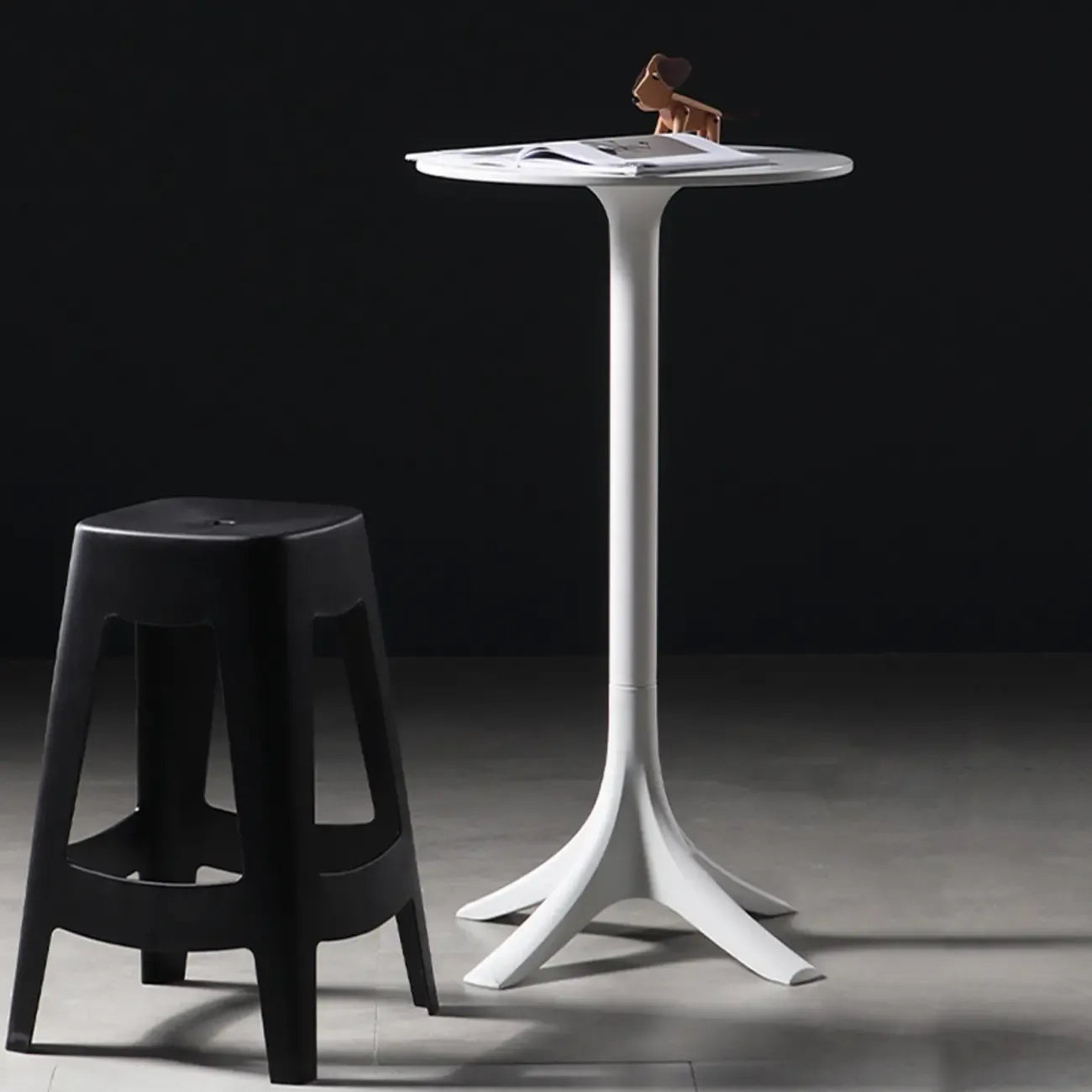 Modern Round White Acrylic Pub Bar Table for Bistro