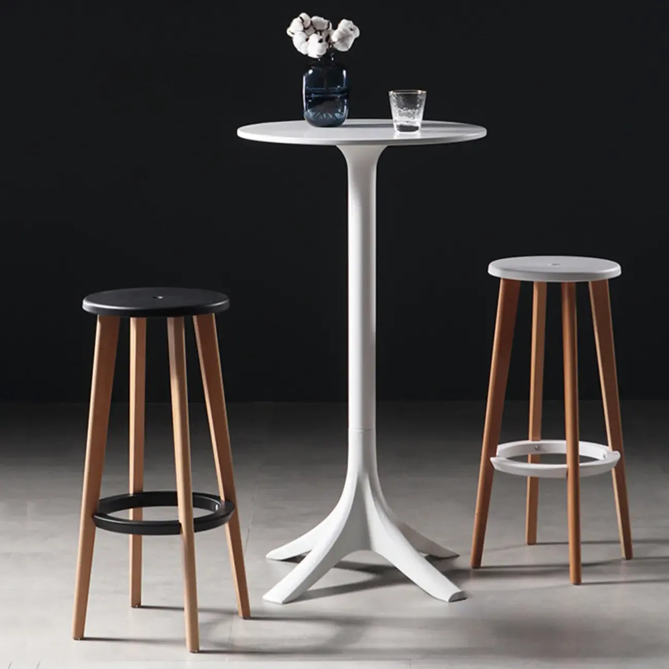 Modern Round White Acrylic Pub Bar Table for Bistro