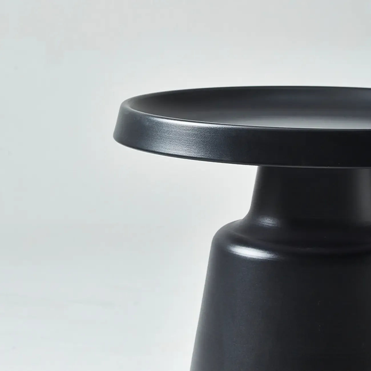 White Round Metal End Table with Tray Top for Living Room