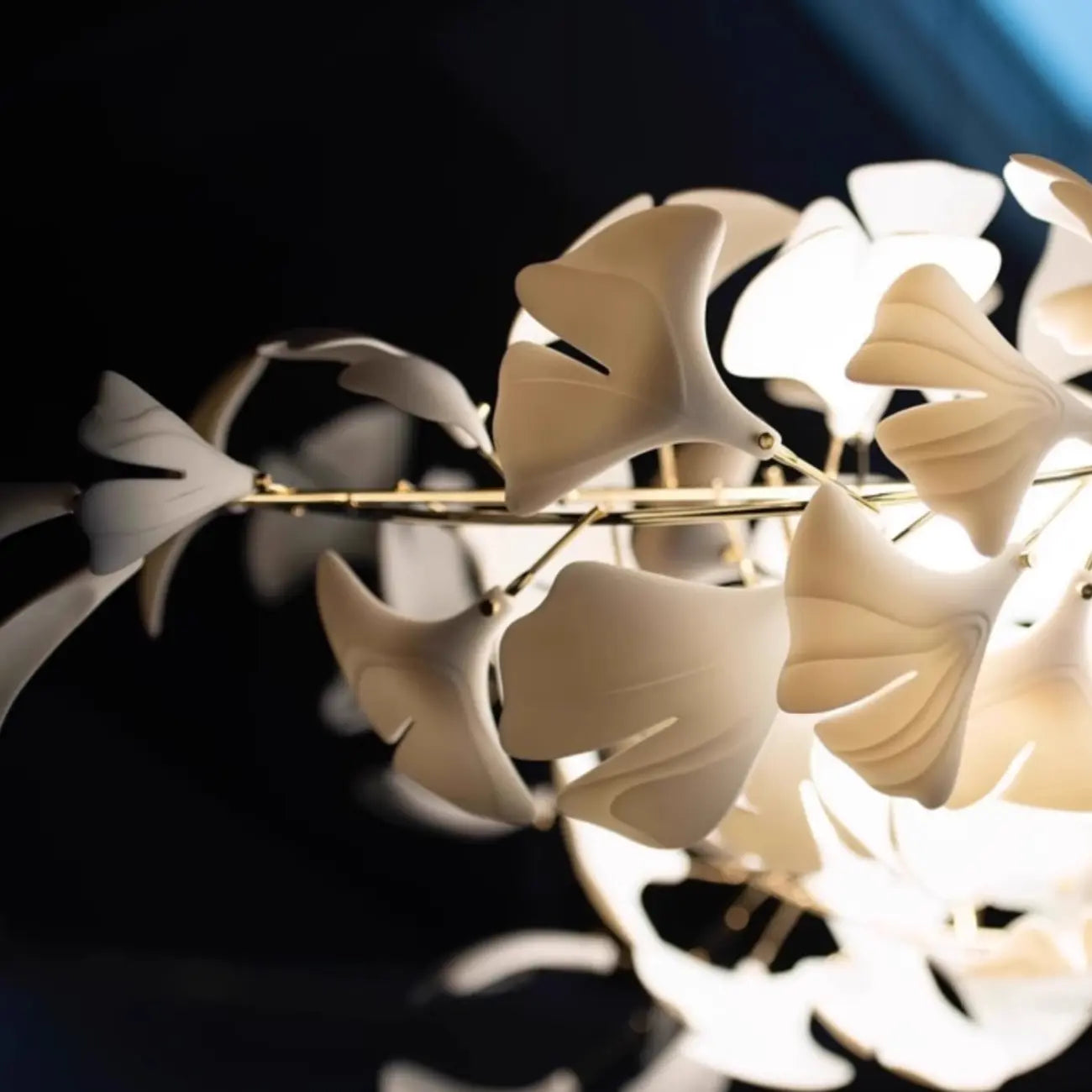 Luxury Adjustable Leaf  Chandelier for Open Spaces