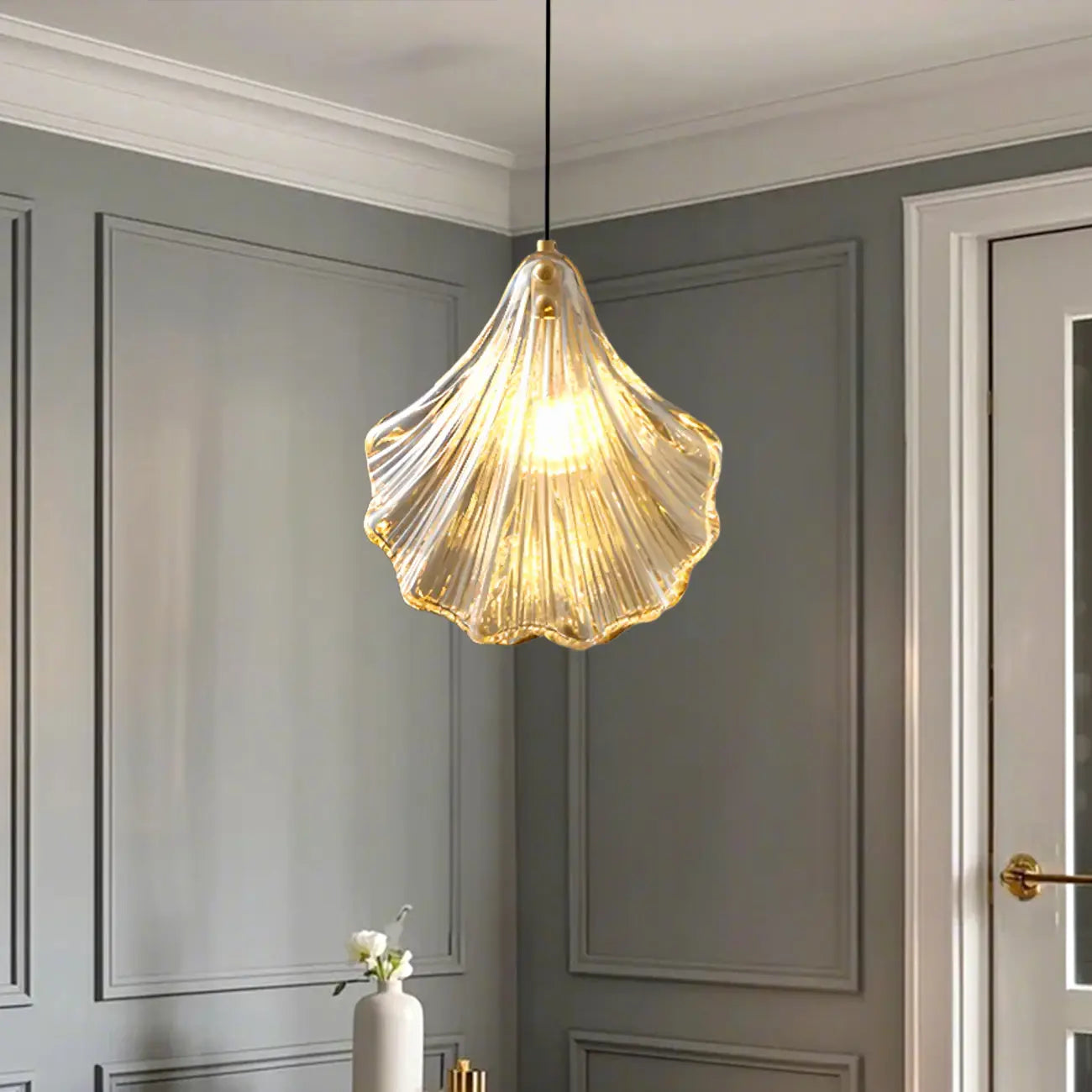 Artistic Ginkgo Clear Glass LED Pendant Light for Living Room