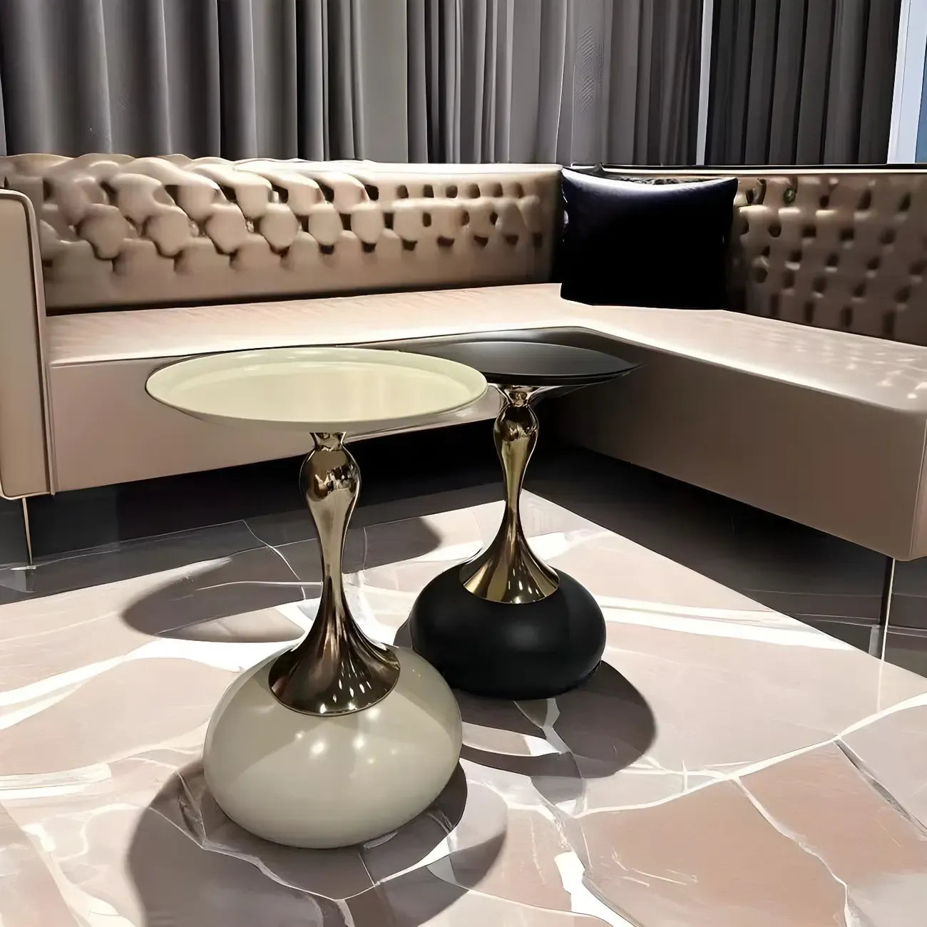 Luxurious Round Metal End Table with Tray for Living Room