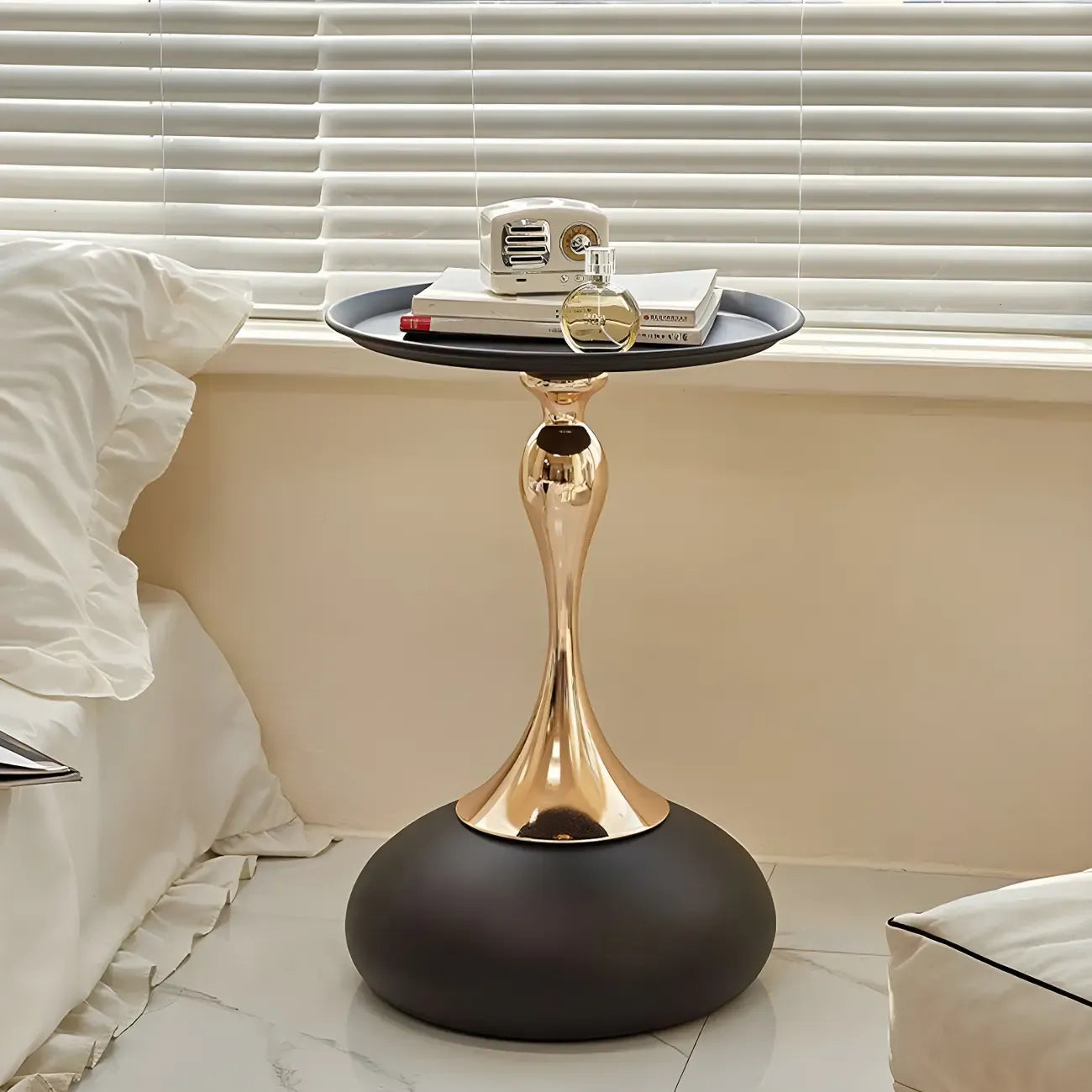 Luxurious Round Metal End Table with Tray for Living Room
