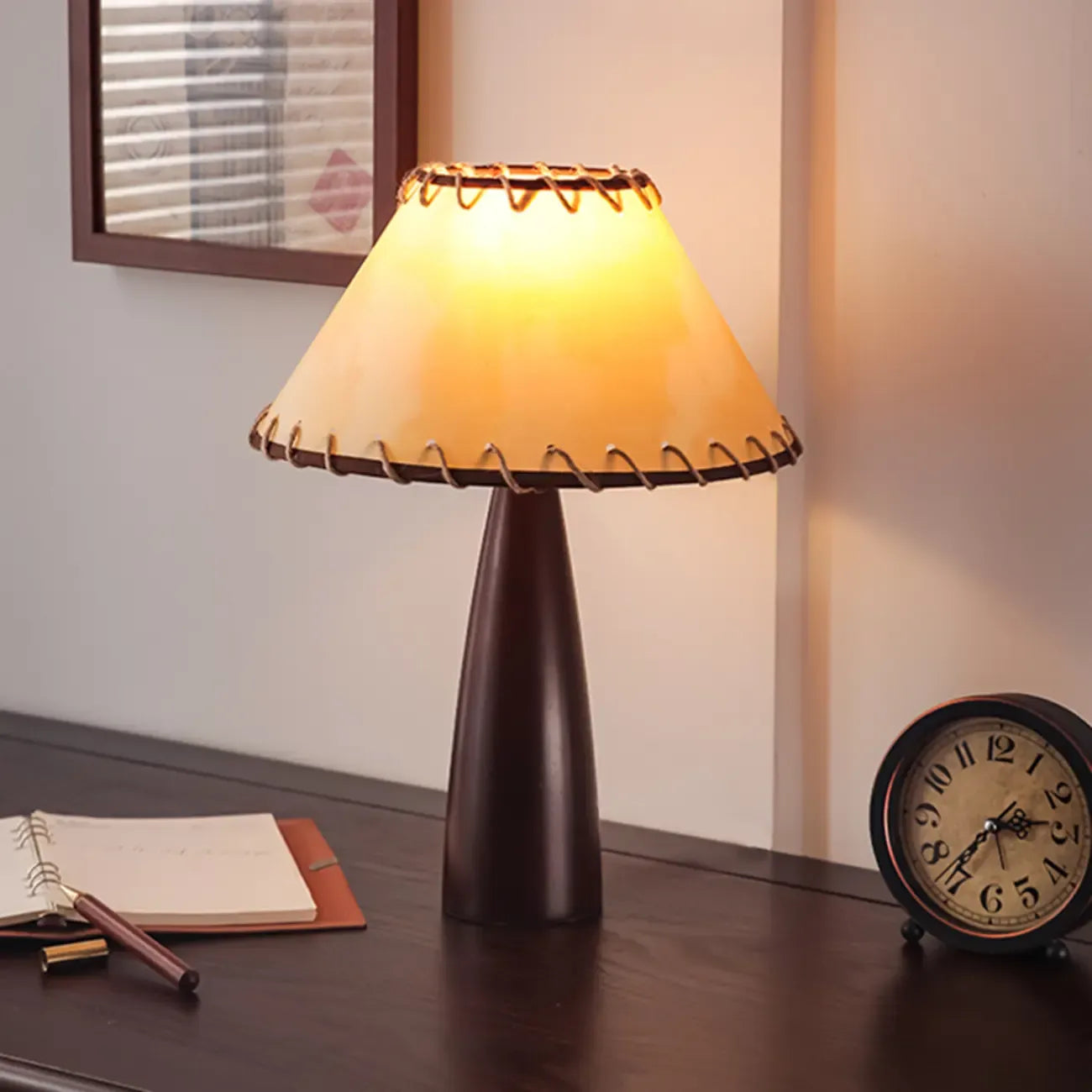 Elegant Fabric Shade Vintage Table Lamp with Pull Chain