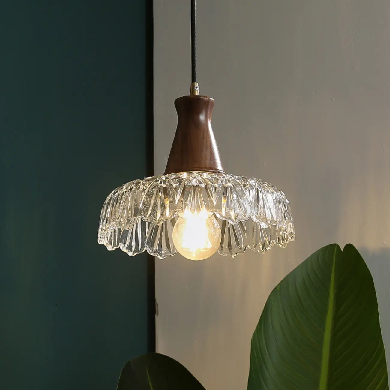 Adjustable Glass Flower Hanging Pendant Light for Living Room