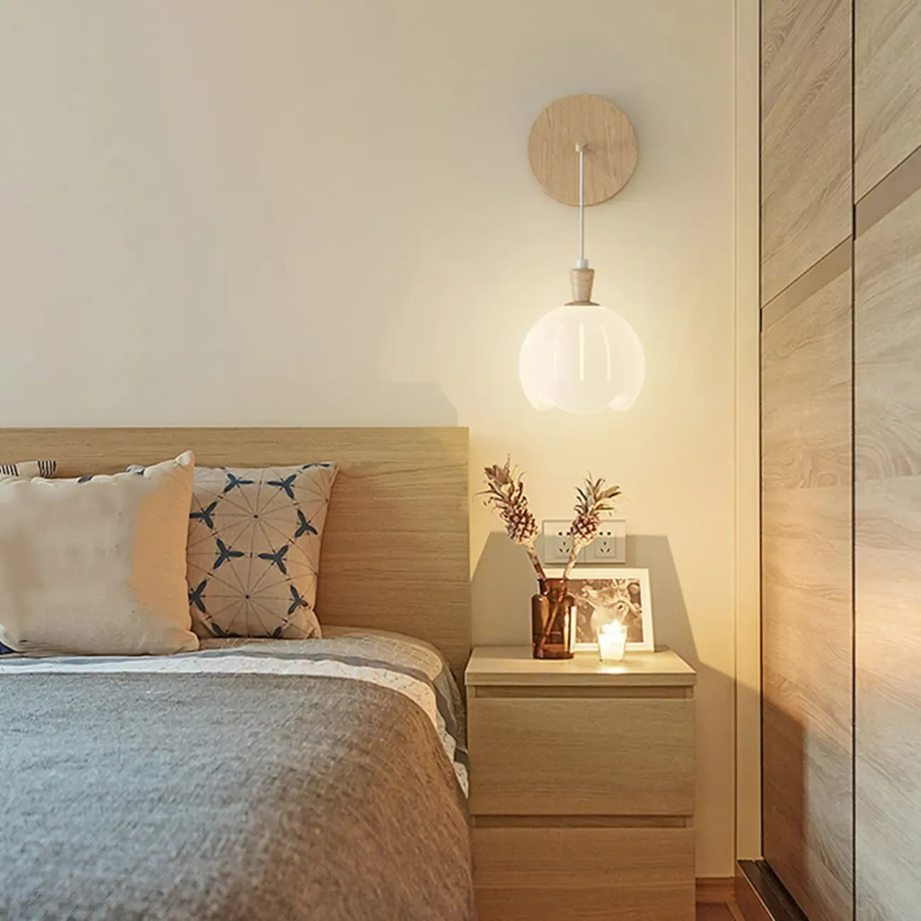 14 Elegant Dimmable Wall Sconce for Bedroom Lighting