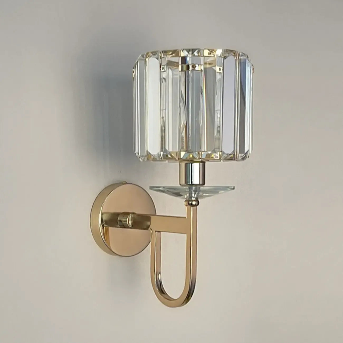 Elegant Crystal Smooth Gilded Metal Wall Sconce