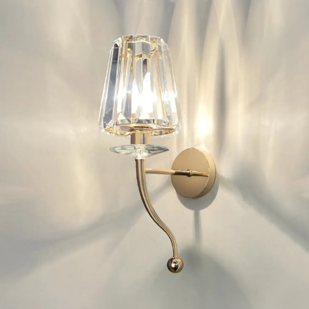 Elegant Crystal Smooth Gilded Metal Wall Sconce