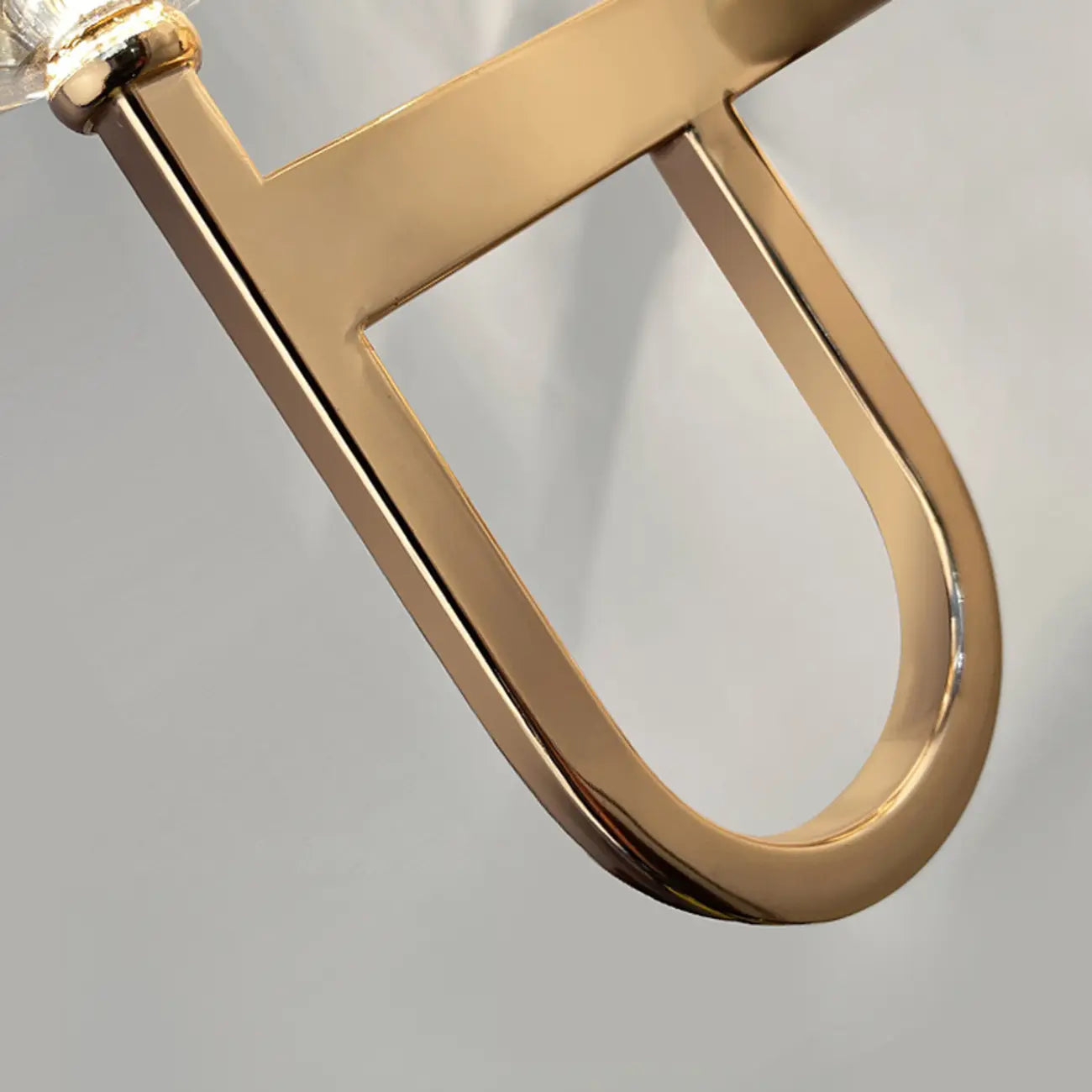 Elegant Crystal Smooth Gilded Metal Wall Sconce