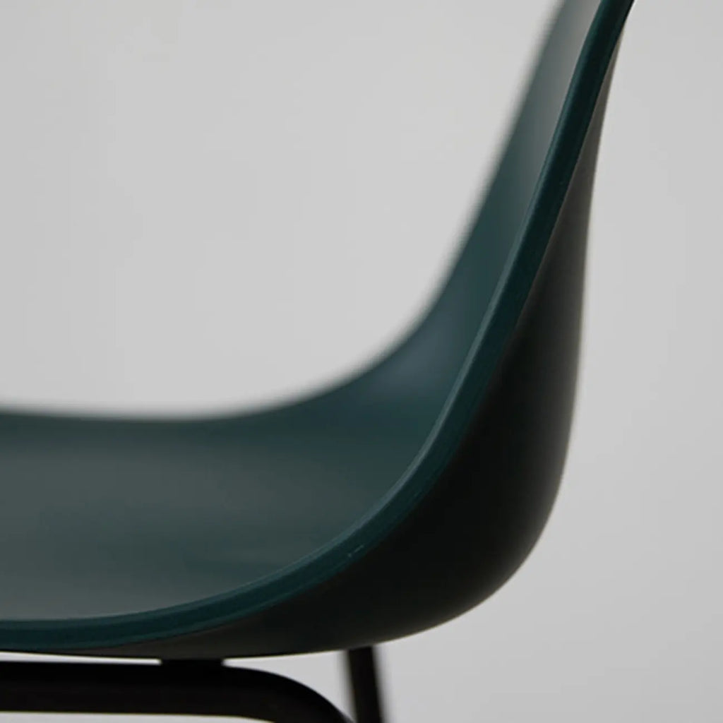 Modern Metal Elegant Comfort Bar Stool with Sleek Design