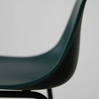 Modern Metal Elegant Comfort Bar Stool with Sleek Design