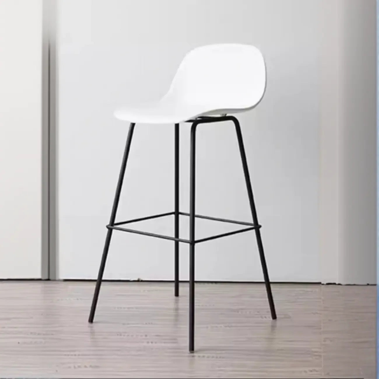 Modern Metal Elegant Comfort Bar Stool with Sleek Design