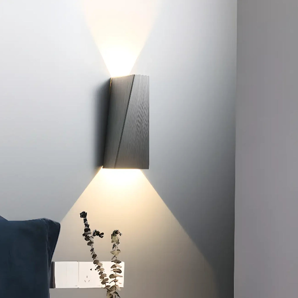 2 Lights Geometric Simple Wall Light Fixture Metal Shade