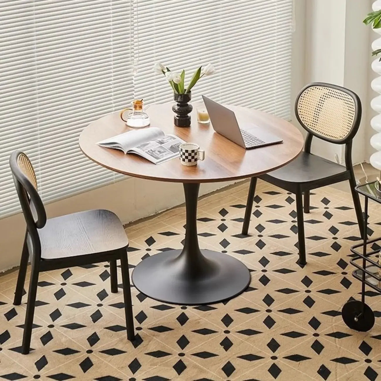 Casual Black Metal Wood Round Dining Table