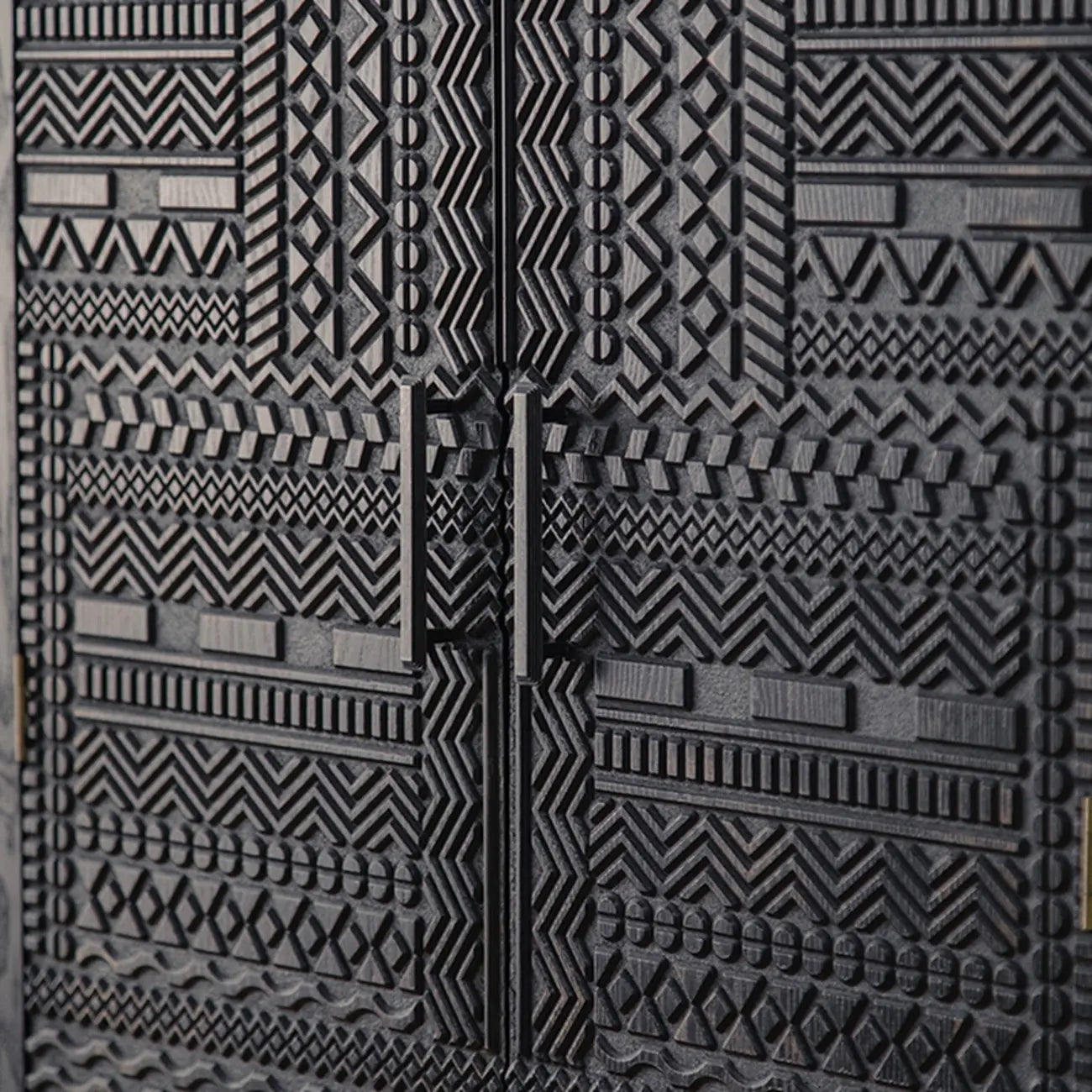 Artistic Pattern Wood Black Cabinet Sideboard in 3-Shelf