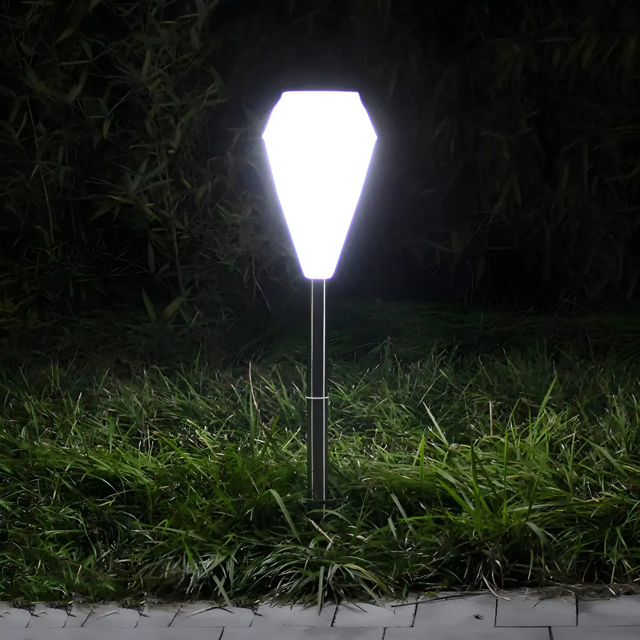Elegant Solar White Diamond LED Pathway Lights for Gardens