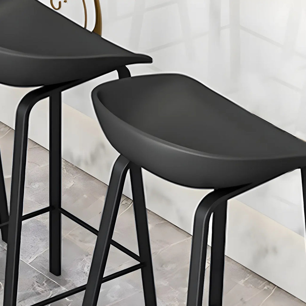 Contemporary Black Metal Sleek Design Ergonomic Bar Stool