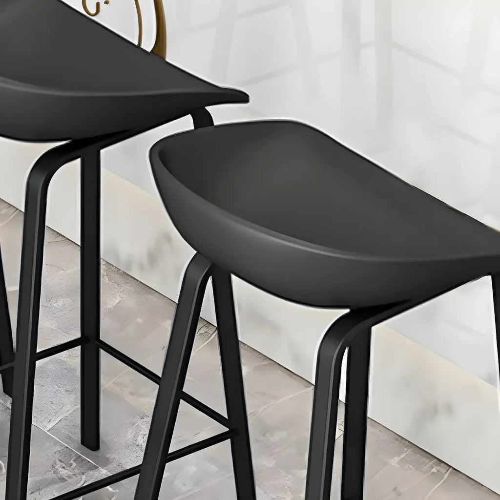 Contemporary Black Metal Sleek Design Ergonomic Bar Stool