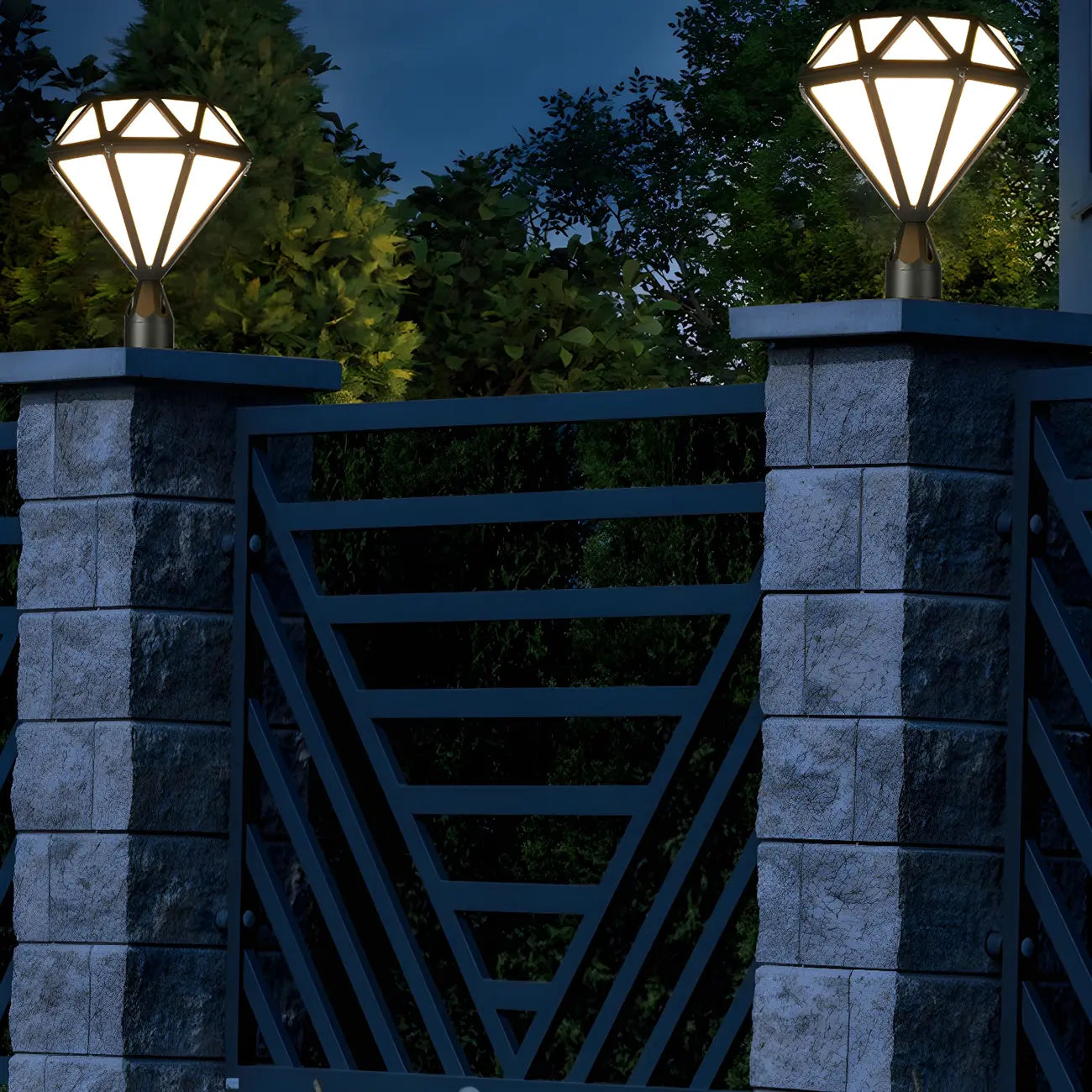 Black Metal Diamond-Design Post Cap Light