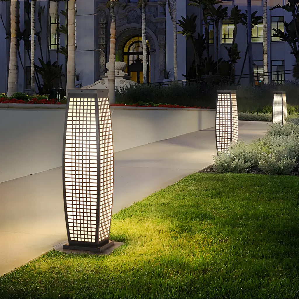 Black Metal Grid Vertical Post Cap Light