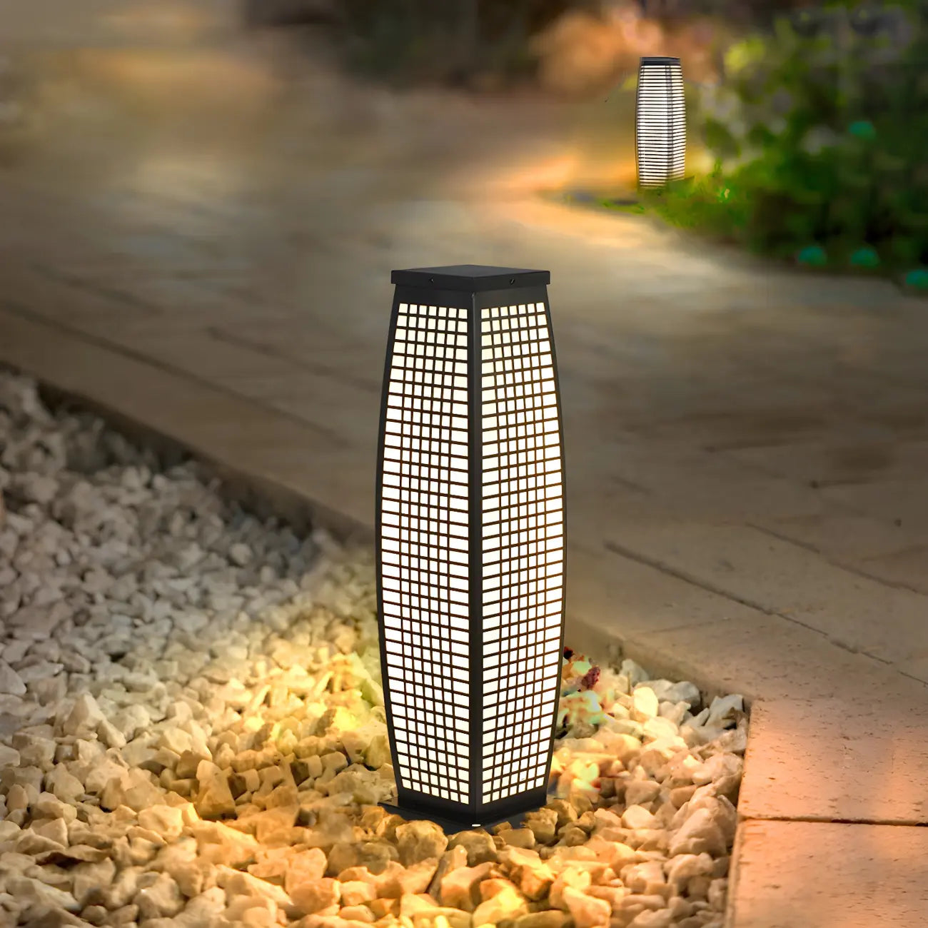 Black Metal Grid Vertical Post Cap Light