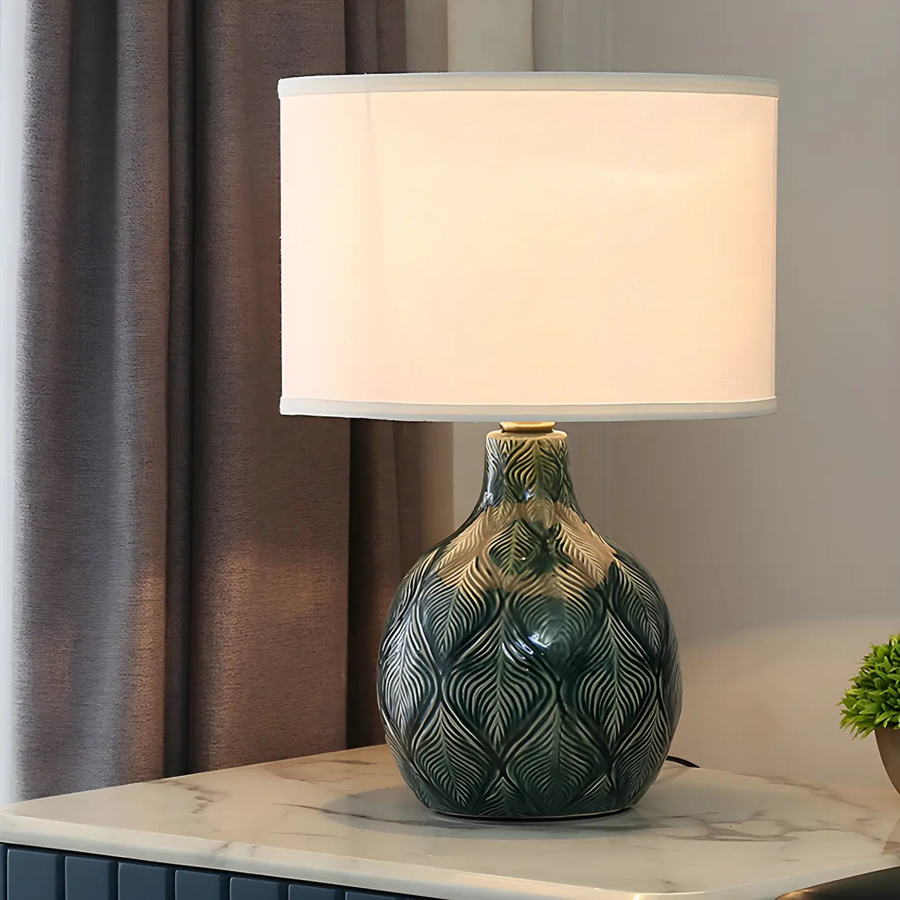 Exquisite Green Ceramic Fabric LED Table Lamp for Bedside