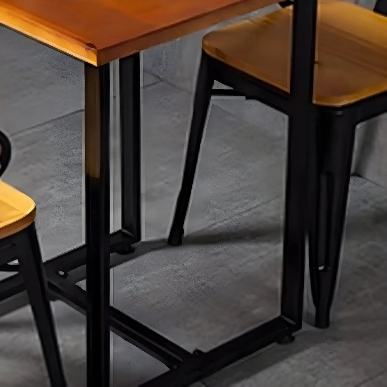 Adjustable Pine Wood Round Cocktail Bar Table for Home Bar