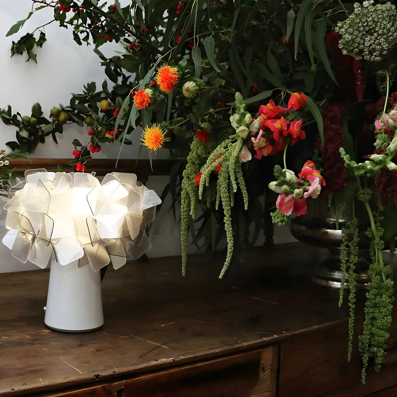 Orange Metal LED Flower Shaped Table Lamp for Bedroom